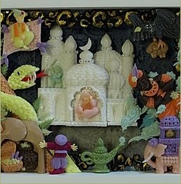 「千夜一夜物語」左上から順に、「空飛ぶ絨毯」「谷での冒険」「アリババと40人の盗賊」「アラジンと魔法のランプ」「ある商人のお話」のお話を載せています。